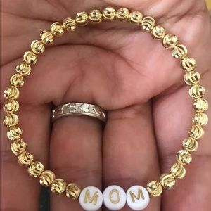 All About Mom (Gold Bracelet)
